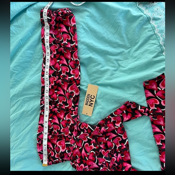 Madden NYC: LS Ruched Top w/ Tie Back - Picture 7 of 11